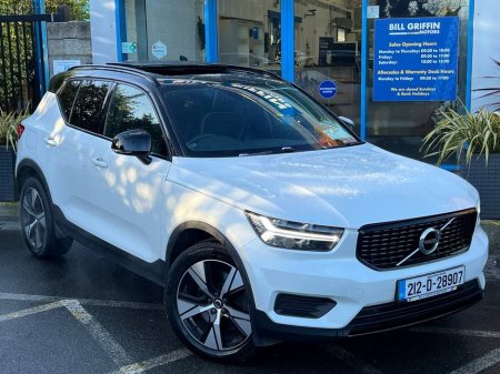2021 Volvo XC40 R-DESIGN T4 1.5 RECHARGE PHEV // TILT & SLIDE PAN ROOF // 19