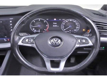 2019 Volkswagen Touareg - thumbnail 13