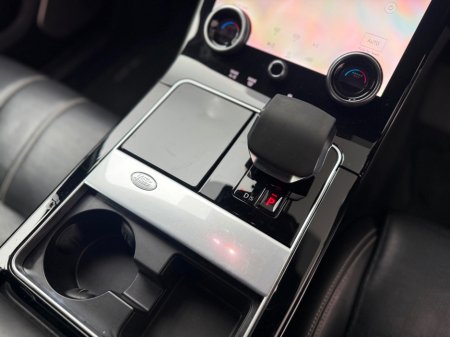 2021 Land Rover Range Rover Velar HSE R-dynamic P400E €47,990 thumbnail