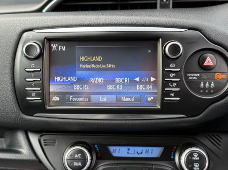 2020 Toyota Yaris - thumbnail 25