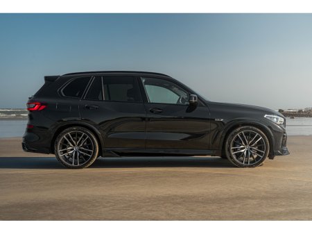 2022 BMW X5 XDRIVE45E M SPORT WITH PERFORMANCE AUTO TOP SPEC. €62,950