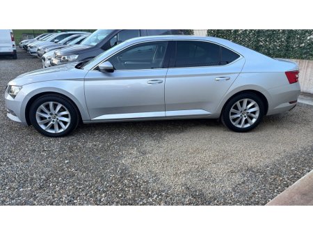 2019 Skoda Superb - thumbnail 3