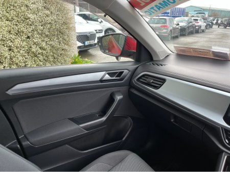 2023 Volkswagen T-Roc ACTIVE AUTOMATIC 1.5 PETROL //VERY LOW MILES//KEYLESS ENTRY//ADAPTIVE CRUISE CONTROL//BLIND SPOT WARNING// €29,950 thumbnail