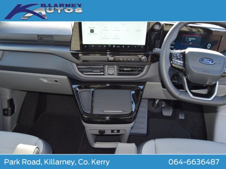 2026 Ford Tourneo Custom 2026 PHEV Tourneo Custom Limited 2.5 Auto thumbnail