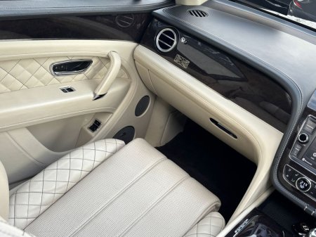 2016 Bentley Bentayga - thumbnail 26