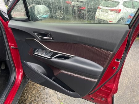 2017 Toyota C-HR SOL AUTOMATIC HYBRID 1.8 PETROL //REVERSE CAMERA//KEYLESS ENTRY//ADAPTIVE CRUISE CONTROL// €18,950 thumbnail