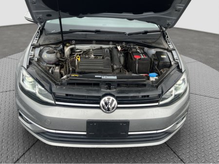 2018 Volkswagen Golf 2018 Volkswagen Golf 1.2 TSI Automatic €17,950 thumbnail