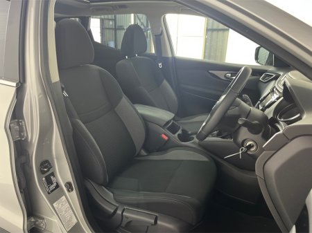 2020 Nissan Qashqai 1.3**SEMI DIGITAL DASH**PANORAMIC ROOF**TOUCH SCREEN MEDIA**DUAL CLIMATE CONTROL**REVERSE CAMERA**MULTIFUNCTIONAL STEERING WHEEL**BLACK CLOTH INTERIOR**ELECTRIC HANDBRAKE**FINANCE AVAILABLE** €20,995 thumbnail