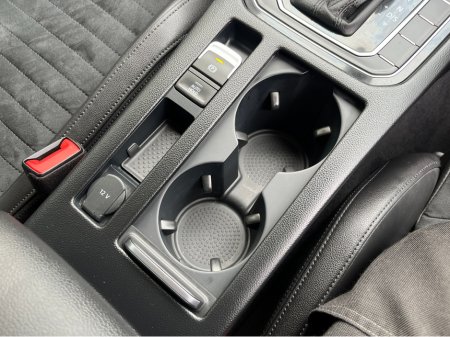 2019 Volkswagen Passat - thumbnail 17