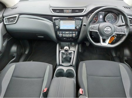 2019 Nissan Qashqai 1.2 SV 18 5DR PANORAMIC ROOF IDEAL FAMILY SUV €16,995 thumbnail