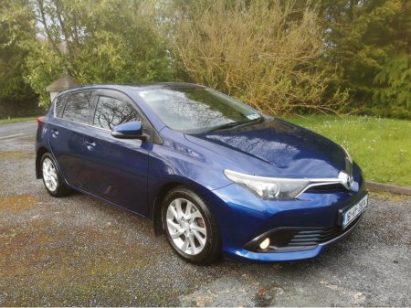 2016 Toyota Auris - thumbnail 3