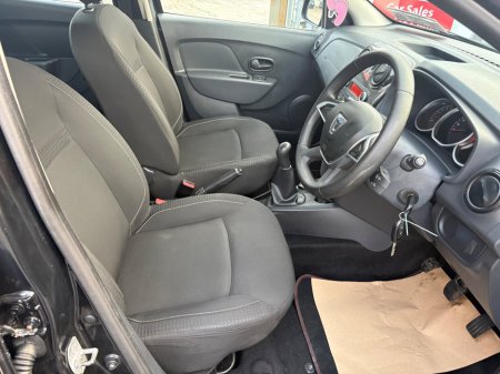 2017 Dacia Sandero 1.0 75 ALTERNATIVE €8,995 thumbnail