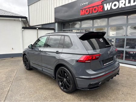 2024 Volkswagen Tiguan - thumbnail 2