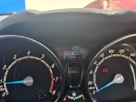 2016 Ford Fiesta - thumbnail 4