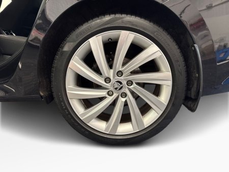 2023 Skoda Octavia - thumbnail 5