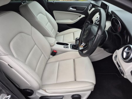 2016 Mercedes-Benz A Class - thumbnail 3