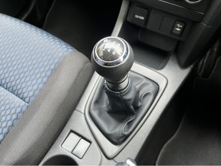 2014 Toyota Auris TERRA 1.3 PETROL //LOW MILES// thumbnail