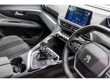 2021 Peugeot 3008 - thumbnail 17