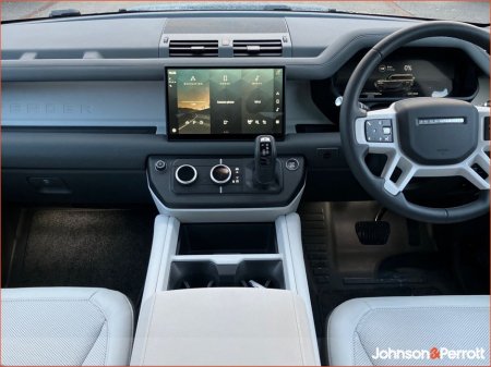 2025 Land Rover Defender 110 2.0 Si4 PHEV 300 PS S Campaign (Remainder of 5 year Manufacturer Warranty) €98,900
