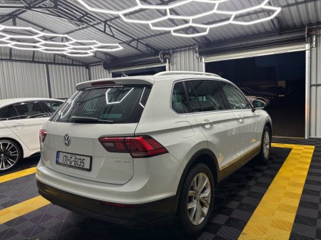 2017 Volkswagen Tiguan - thumbnail 15