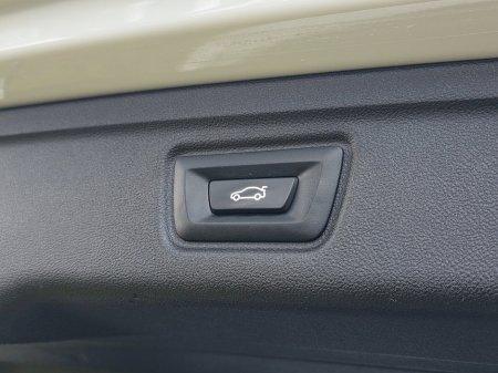 2021 BMW 3 Series - thumbnail 24