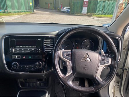 2016 Mitsubishi Outlander - thumbnail 11