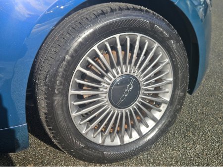 2025 Fiat 500e ICON 42KWH 3DR AUTO €19,950 thumbnail