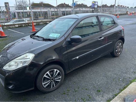 2010 Renault Clio 3 1.2 ONLY  47000KLMS///IRISH CAR WITH BRAND NEW NCT 9/2026 LOW TAX 280///TAXED OCT 2026///GREAT STARTER CAR OR TOWN RUNABOUT €4,500 thumbnail