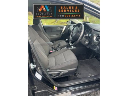 2015 Toyota Auris - thumbnail 24