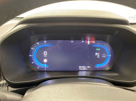 2022 Volvo XC40 - thumbnail 17