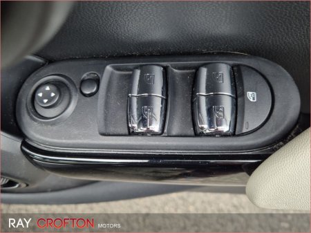 2022 MINI Hatch Cooper Exclusive €26,500 thumbnail