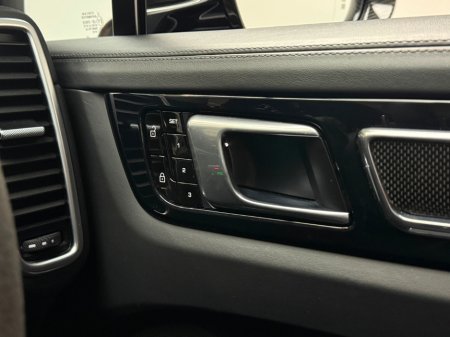 2021 Porsche Cayenne - thumbnail 20