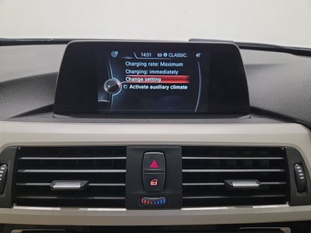 2017 BMW 3 Series 330e SE thumbnail