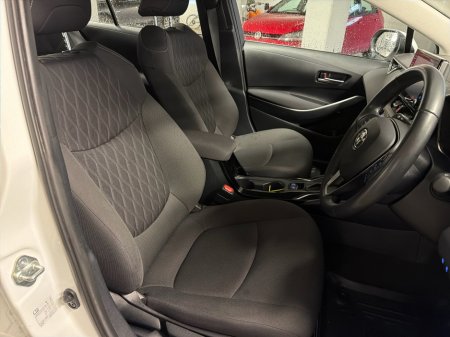 2023 Toyota Corolla HYBRID LUNA AUTO SALOON // TOYOTA SAFETY SENSE // REAR CAMERA // BLUETOOTH // AIR CON // TOYOTA WARRANTY €27,945 thumbnail