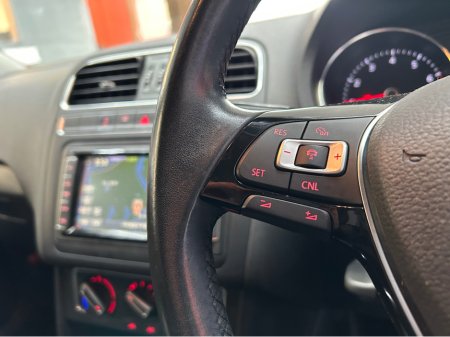 2015 Volkswagen Polo - thumbnail 5