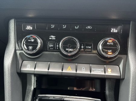 2023 Skoda Karoq 2.0TDI 115HP Ambition €30,995 thumbnail