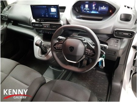 2025 Peugeot Partner PRO PLUS 1.5 HDI 100 65 €27,990