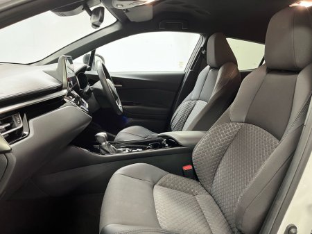 2022 Toyota C-HR - thumbnail 17