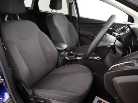 2015 Ford Focus - thumbnail 10