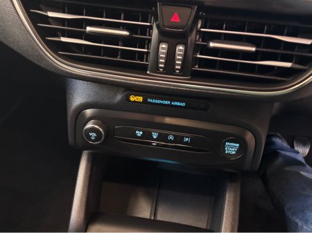 2025 Ford Focus TITANIUM 5DR 1.0T 125 MHE €27,499 thumbnail