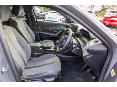 2025 Peugeot 2008 2025 Peugeot 2008 1.2 Puretech 100bhp Allure thumbnail