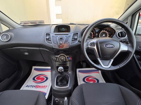 2013 Ford Fiesta - thumbnail 6