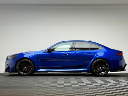 2025 BMW M5 - thumbnail 4