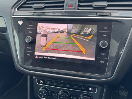 2019 Volkswagen Tiguan 2.0 TDI 150HP R-Line €32,950 thumbnail