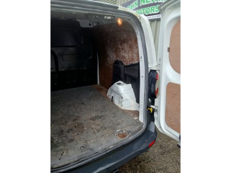 2017 Ford Transit Courier  €6,995 thumbnail