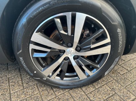 2019 Peugeot 3008 1.2 PureTech 130bhp Allure €18,950 thumbnail
