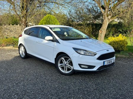 2017 Ford Focus - thumbnail 1