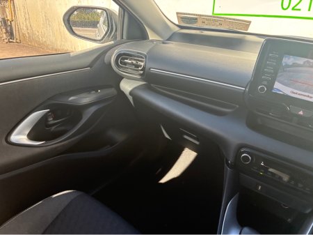 2023 Toyota Yaris - thumbnail 14