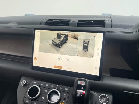 2024 Land Rover Defender HSE X-DYNAMIC P400E €92,990 thumbnail