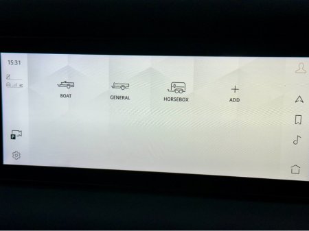 2022 Land Rover Defender ++LOW KM++ 3 SEATS / PLUS VAT €53,000 thumbnail